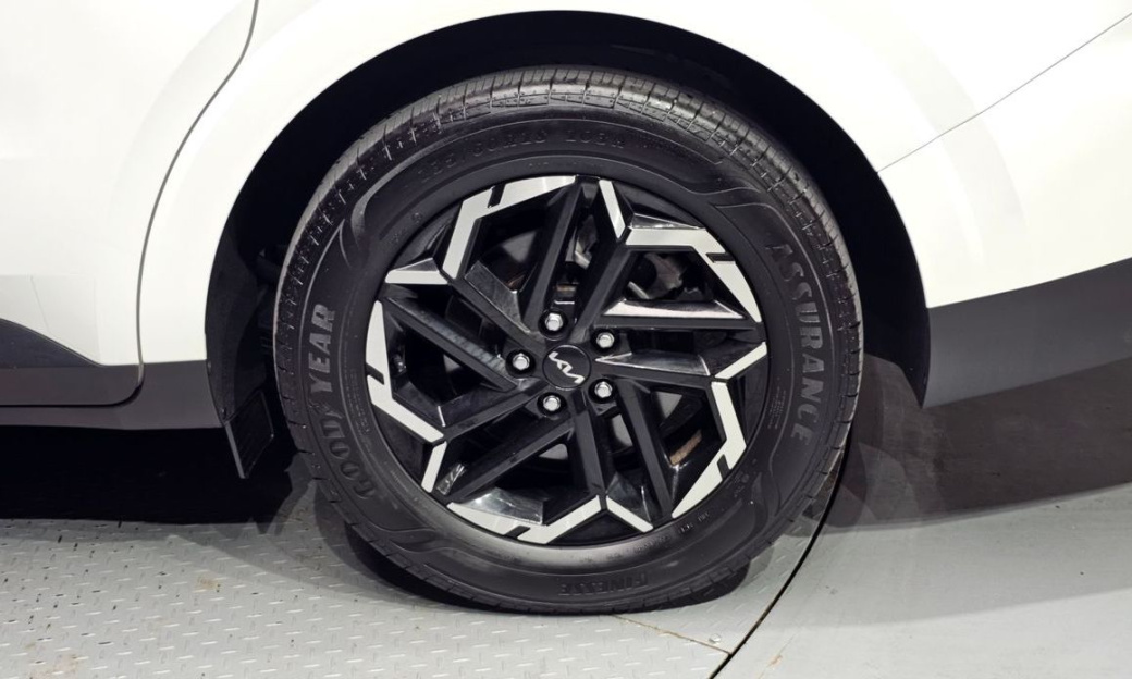 Kia Carnival 9-Seater Prestige, 2025