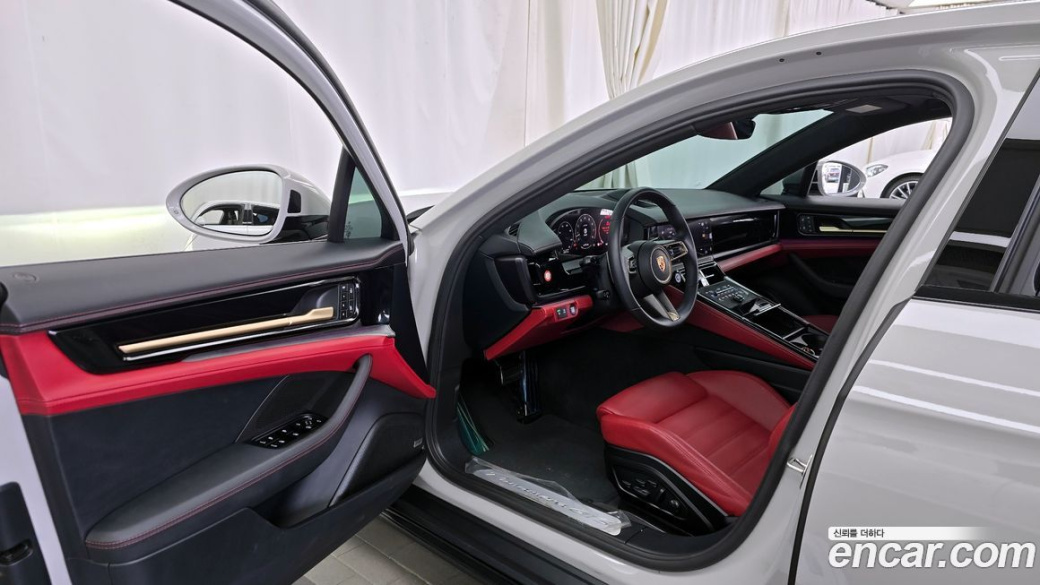 Porsche Panamera 4.0 GTS, 2025