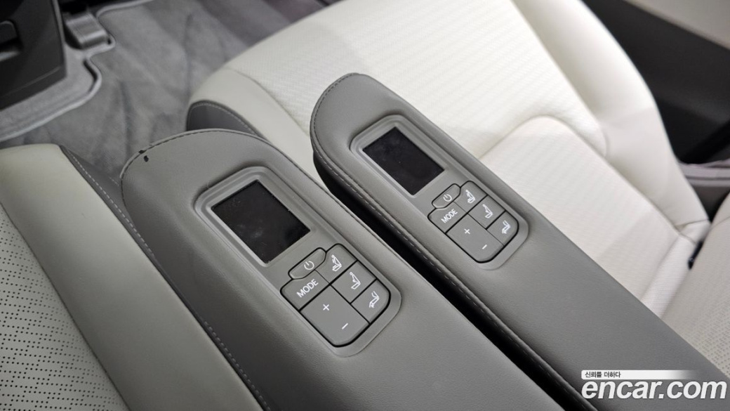 Kia Carnival 7-Seater Signature, 2025