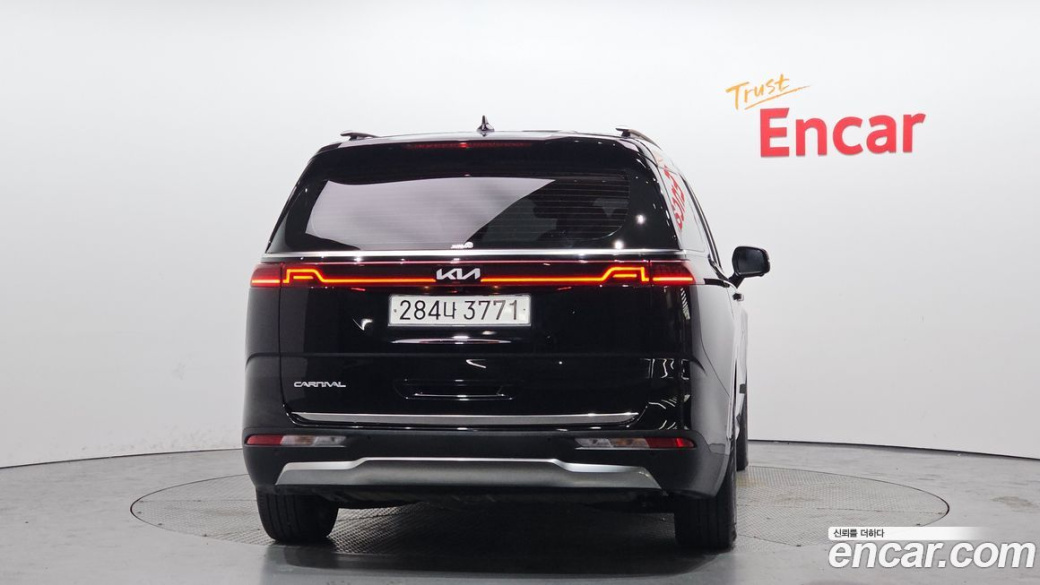 Kia Carnival 9-Seater Signature, 2023