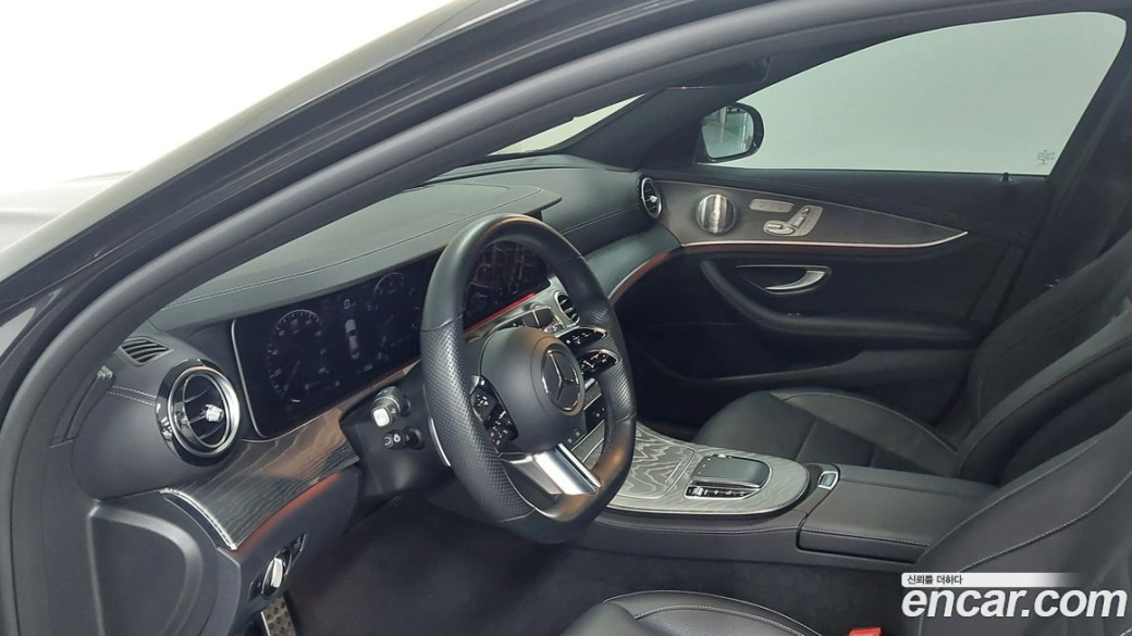 Mercedes-Benz E-Class E350 4MATIC AMG Line, 2022