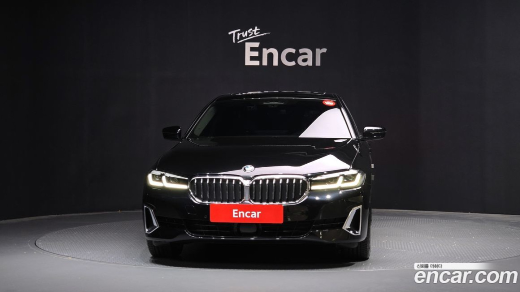 BMW 5-Series 530i Luxury, 2023