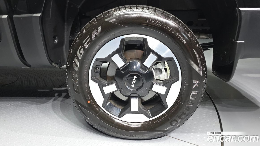 Kia Tasman 2.5T Gasoline 4WD, 2026