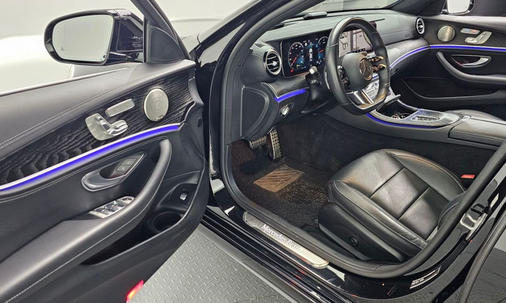 Mercedes-Benz E-Class E220d 4MATIC AMG Line, 2022