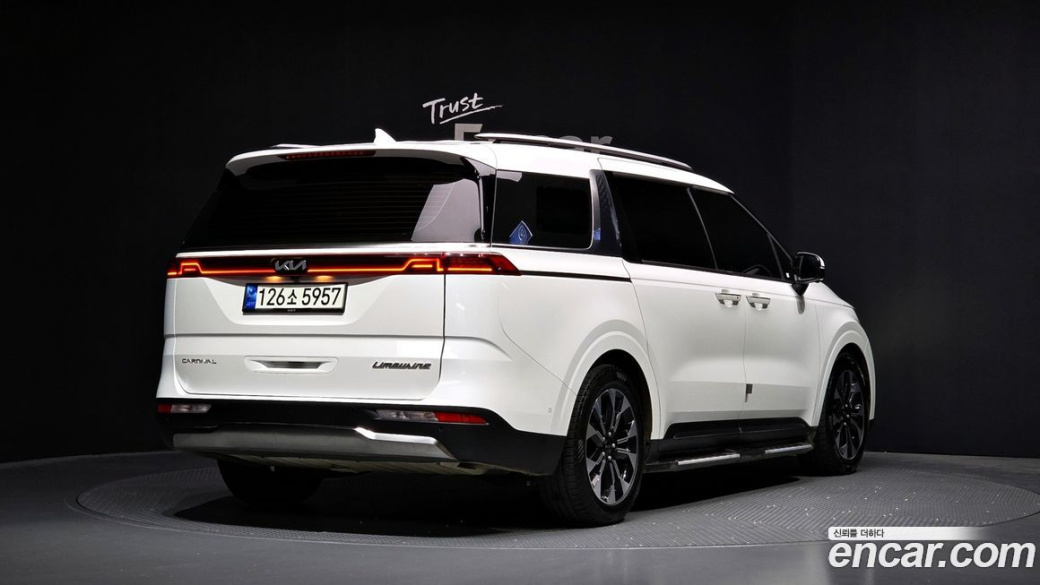 Kia Carnival 7-Seater Signature, 2022